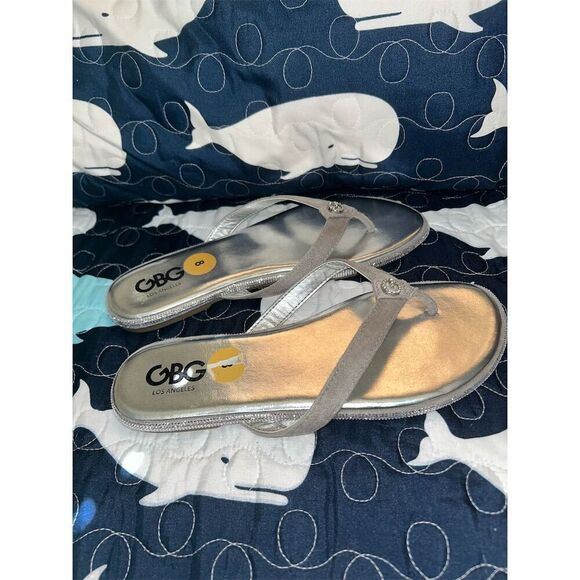 G by Guess Women's Silver Glitter Flip Flops Sandals Size 8 Casual - Picture 5 of 6